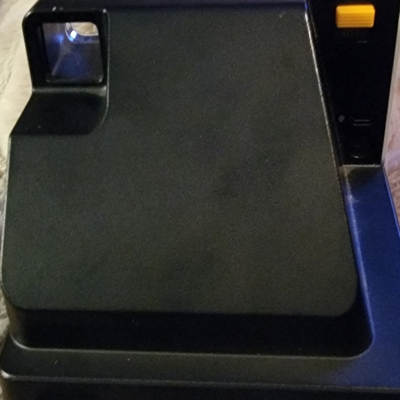 Polaroid Originals OneStep 2 VF Instant Film Camera in White - Picture 3 of 5